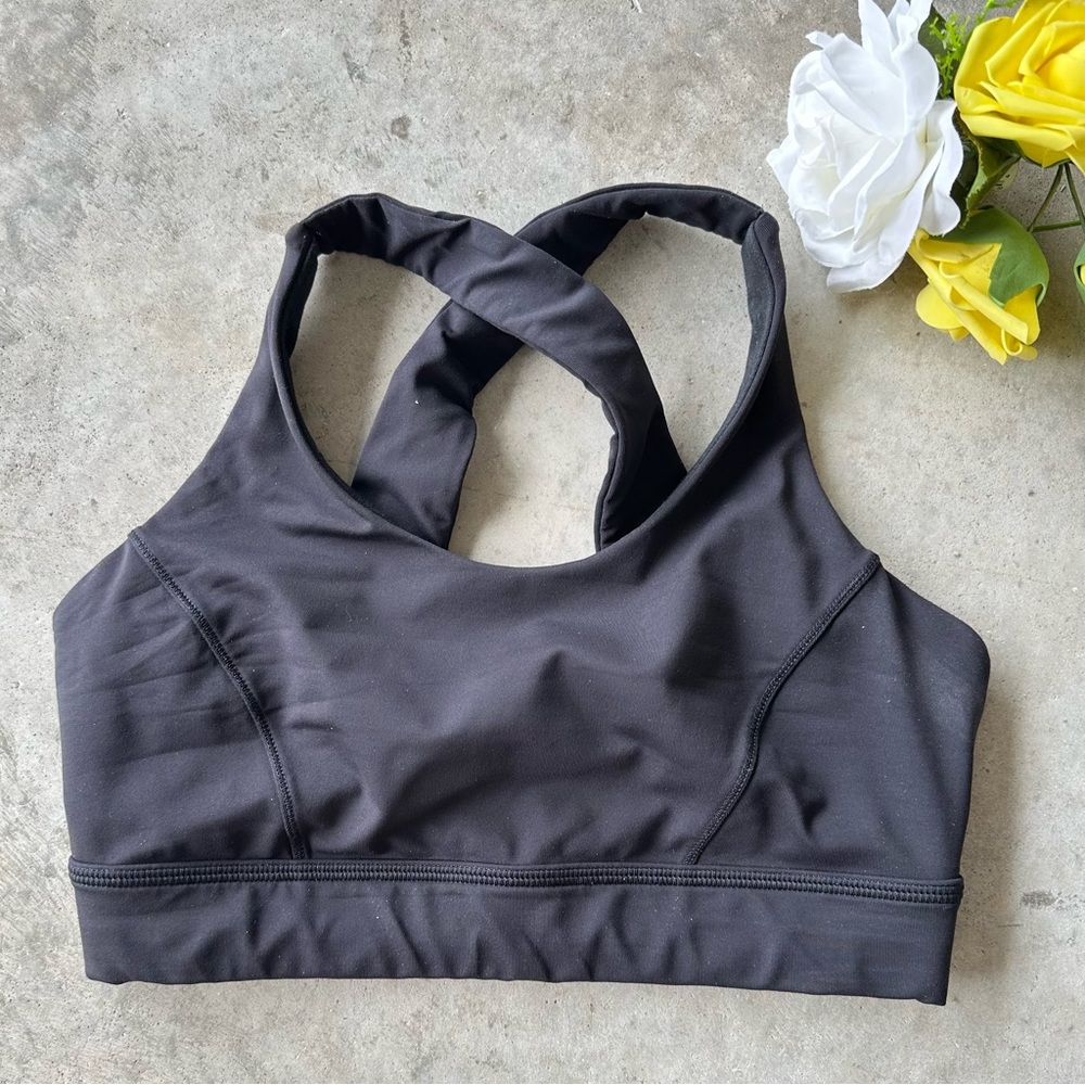 Lululemon Athletica Bra SZ 6 Black Padded Lined Racetrack Key Hole Back Logo